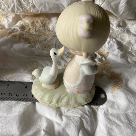 Mint Precision Moments Porcelain Figurines-Noah’s Ark Bank & Little Girl w/Goose - Picture 12 of 16